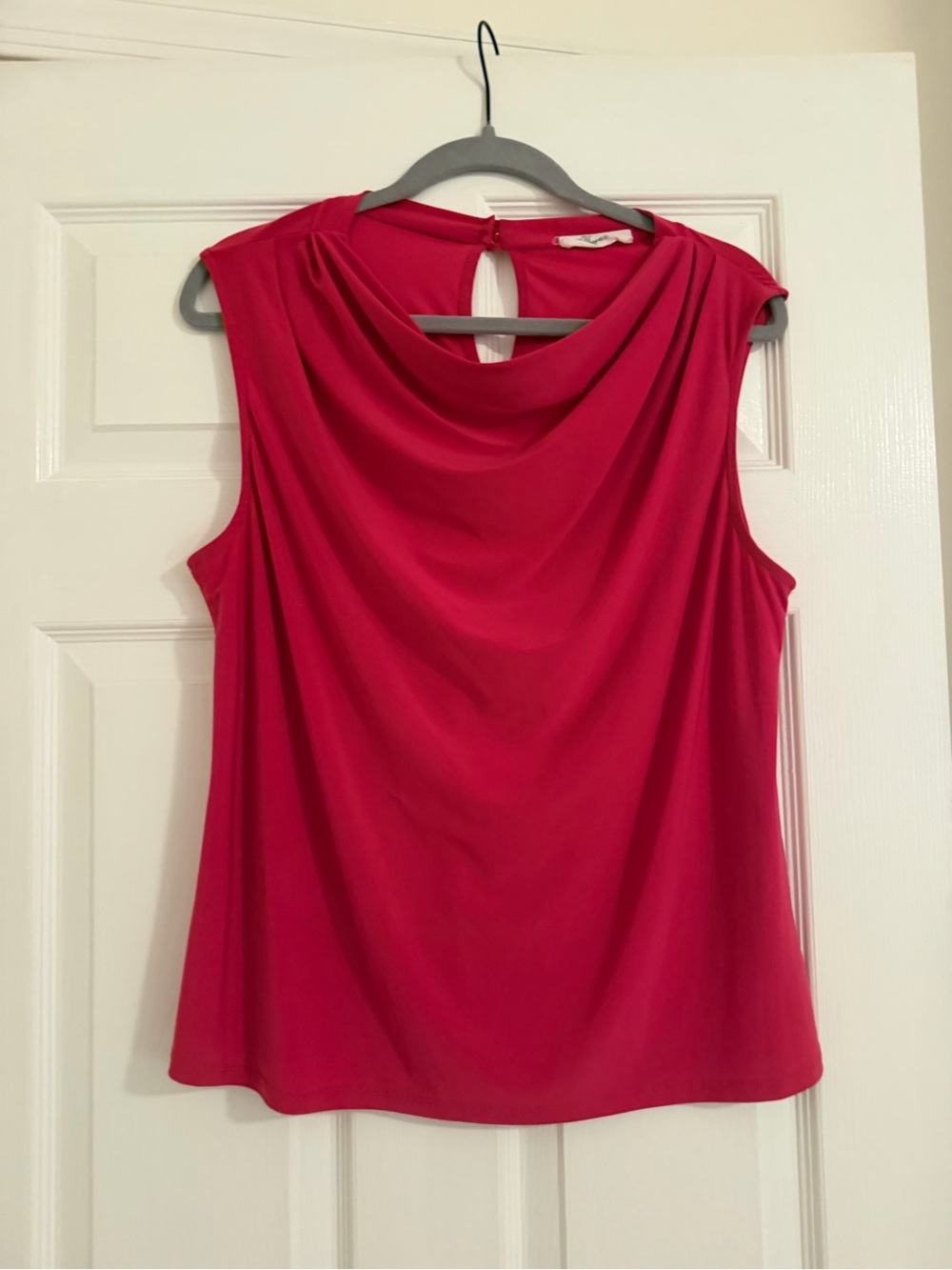 Sleeveless Drape Neck Women's Top - Red